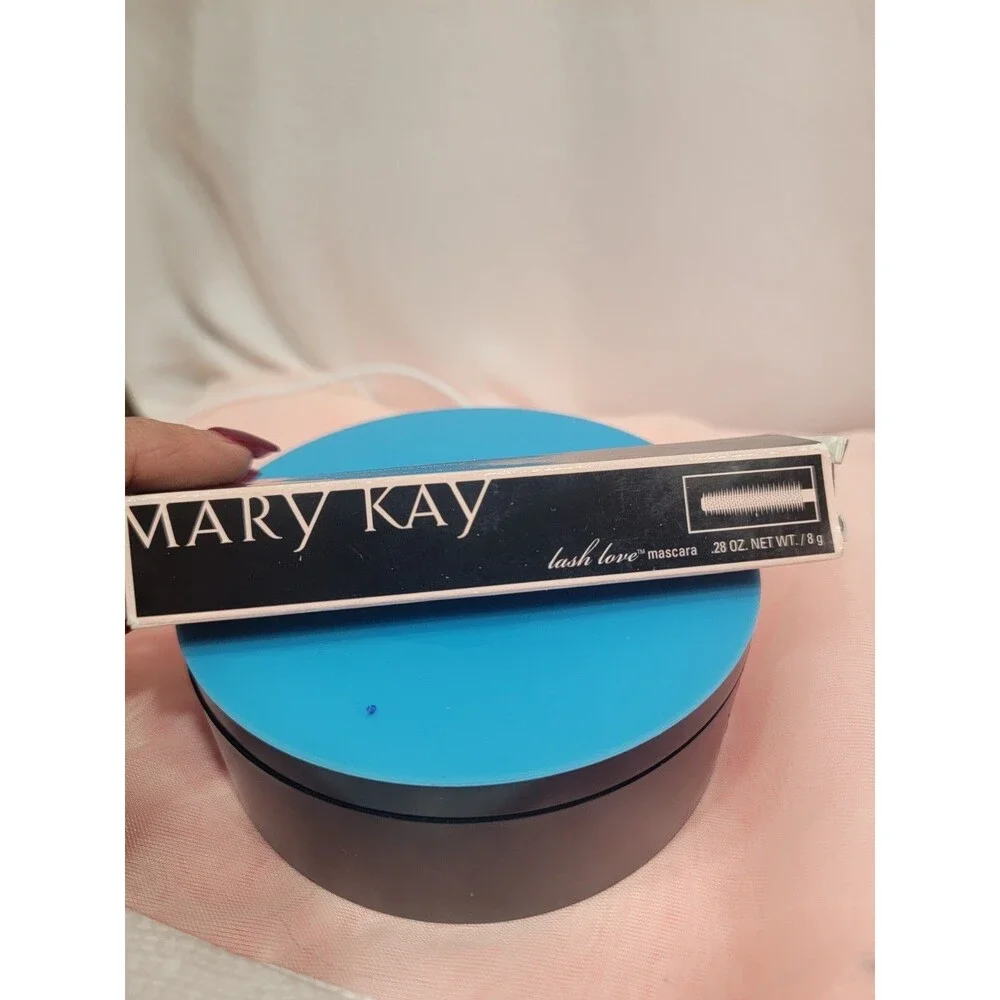 NEW Discontinued Mary Kay 8 Piece Makeup Bundle